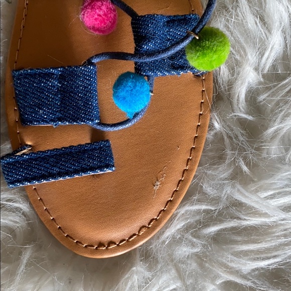 Shoes - Picture 3 of 4